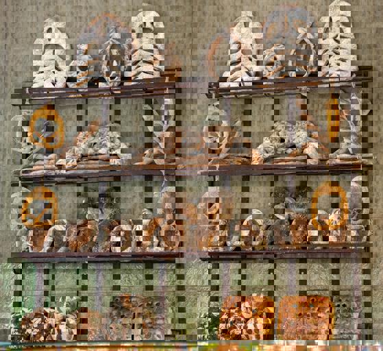 Tiny Toronto Bakery Surges in Popularity with Seaweed-Powered Breads